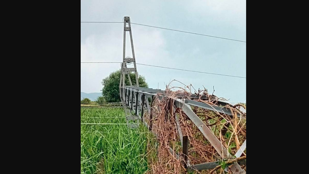Erërat e forta, KEDS njofton se janë rrëzuar 4 shtylla elektrike vetëm në Viti