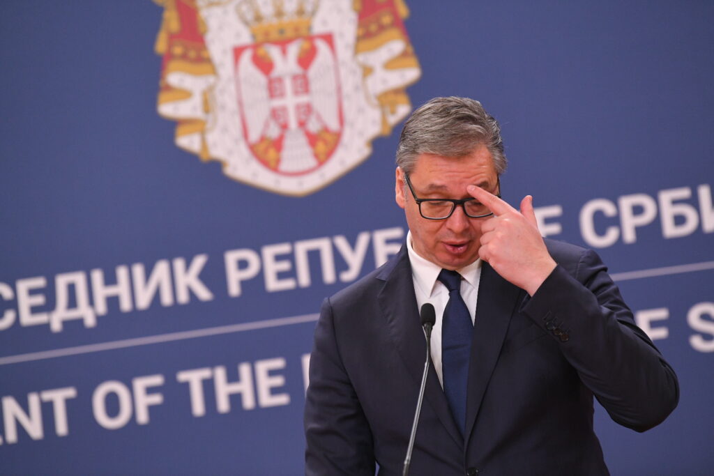 Vuçiq reagon pasi Kurti alarmoi për provokime në Vidovdan: Do të vijë dita kur do t’i veshim bluzat me flamuj serbë, kudo dhe lirisht