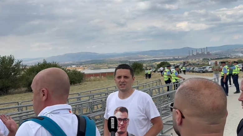 Refuzoi ta lironte hapësirën, politikani serb, Stefan Velkoviq largohet nga Policia e Kosovës nga manifestimi i ‘Vidovdanit’