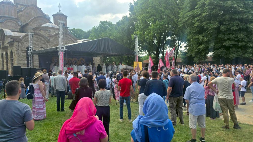 Lirohet për qarkullim rruga kryesore në Graçanicë, u devijua për shkak të Vidovdanit
