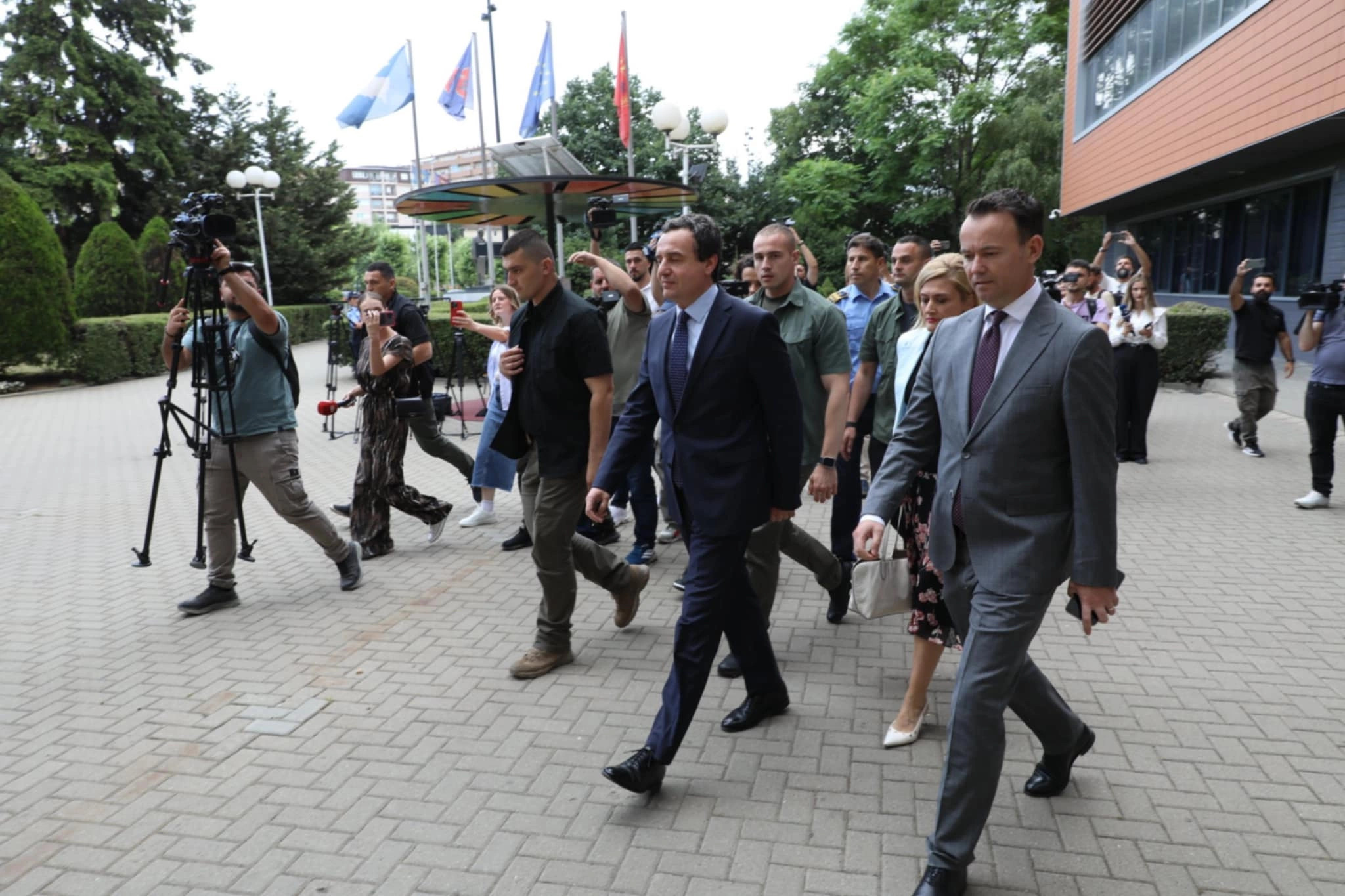 LIVE: Dalja nga ngërçi, partitë takohen pas aktgjykimit të Kushtetueses