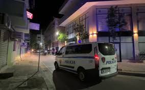 Qëlloi me armë mjetin e 26 vjeçarit në Lezhë, reagon policia: Rrezikoi jetën e efektivit