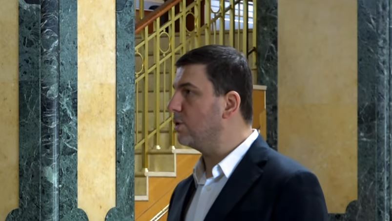 Krasniqi: Sot me vetëdije u shkel Kushtetua, pa u trembur qerpiku
