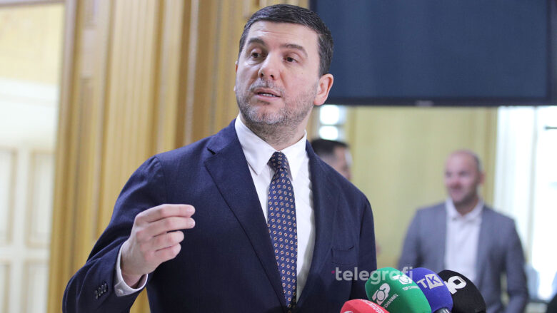 Krasniqi: Kurti dhe LVV po shkelin me vetëdije Kushtetutën – një abuzim i hapur me rendin kushtetues