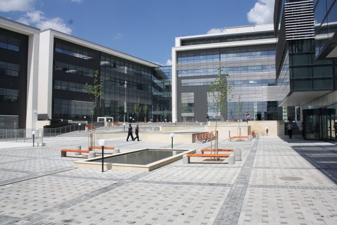 Temperaturat e larta në Pallatin e Drejtësisë, Gjykata Themelore merr vendim për reduktimin e orarit të punës
