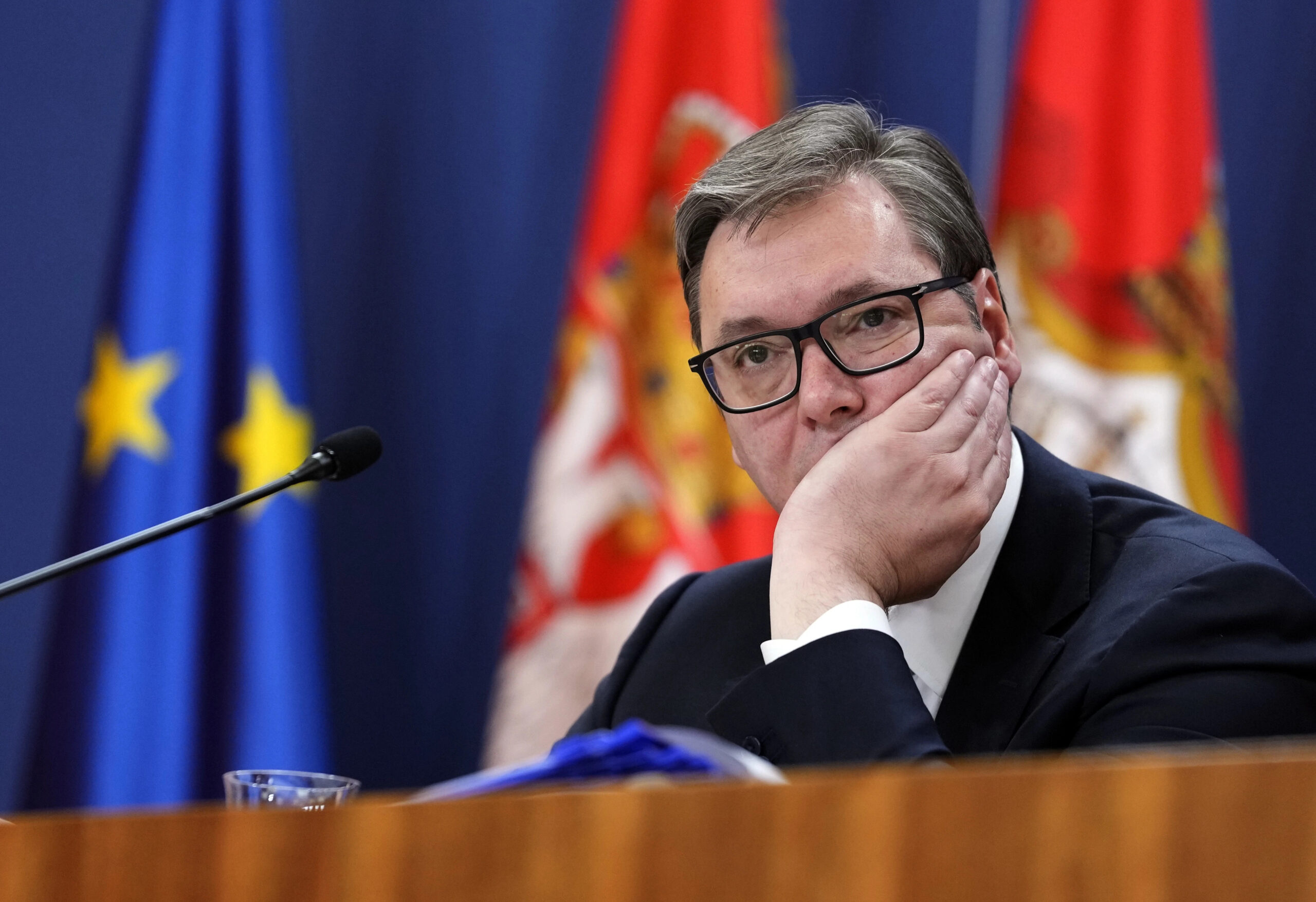 Vuçiqi komenton bllokadat në Beograd, përmend edhe Kosovën