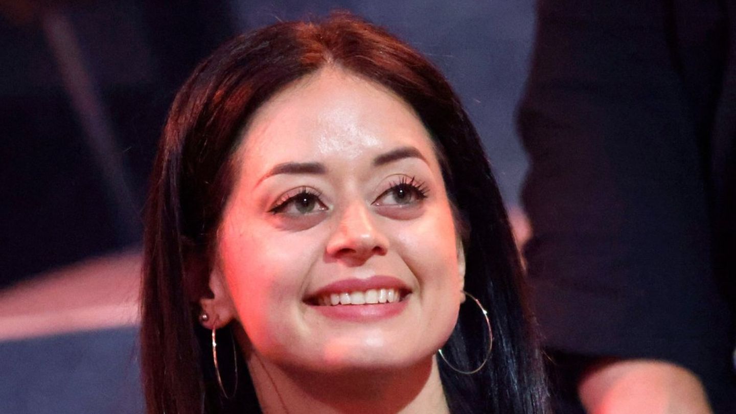 Ylli i “Let’s Dance” Malika Dzumaev: Ajo mund të buzëqeshë përsëri pas operacionit