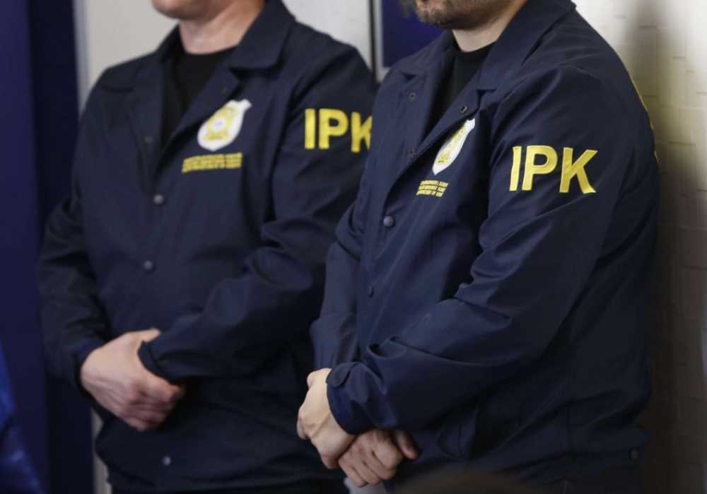Arrestohen e suspendohen policët që ushtruan dhunë ndaj qytetarit të prangosur në Klinë – në ndalim 48 orë
