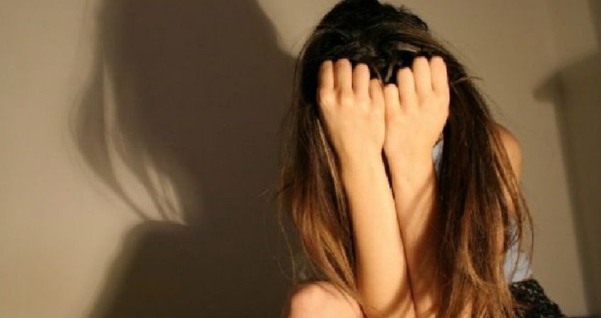 Dyshohet se abuzoi seksualisht me vajzën 12-vjeçe, arrestohet 36 vjeçari