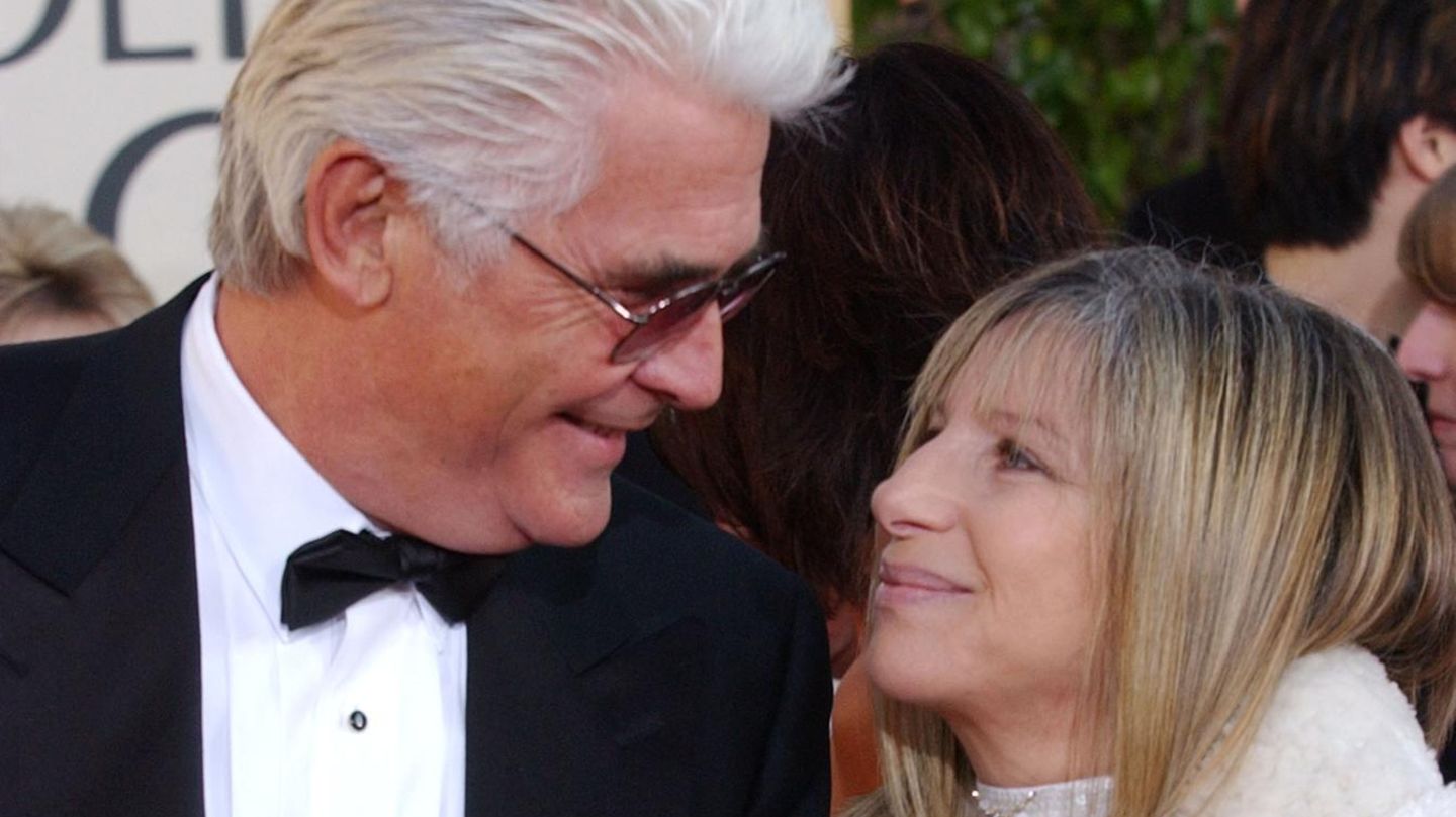 Barbra Streisand + James Brolin: Barbra Streisand e bën burrin e saj një deklaratë dashurie në përvjetorin e 27 -të të martesës