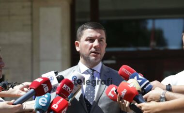 Abdixhiku hedh kritika ndaj Kurtit: I mungon legjitimiteti dhe morali politik, do t’i drejtohemi Kushtetueses për shkeljet e LVV-së