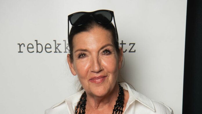1751572898_news_image_image.gala_.de24411560tZpv5w1440r1.7778katykarrenbauerteaser.jpg.jpeg
