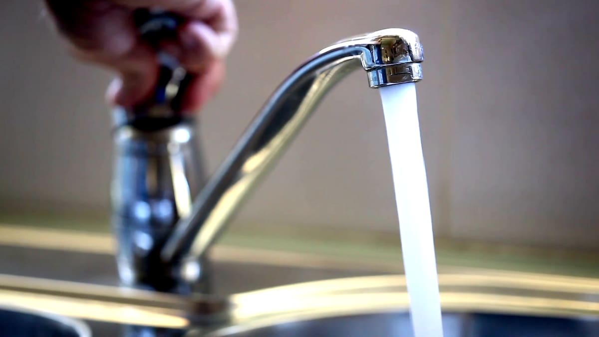 Niveli i rënies: Ku ndodhet uji nëntokësor zviceran?