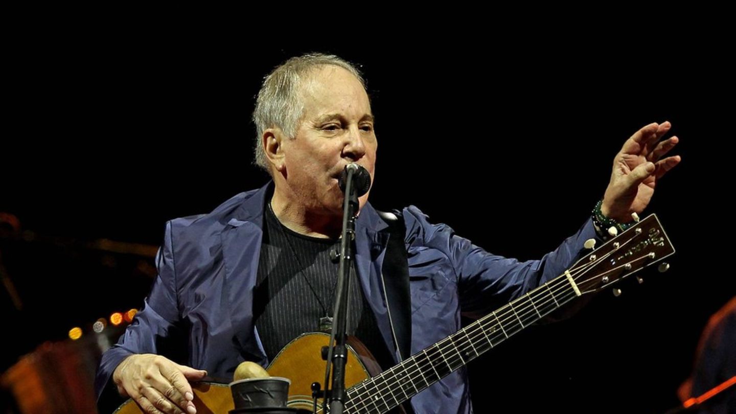 Koncerti është shtyrë: Paul Simon pas operacionit në një kurs rikuperimi