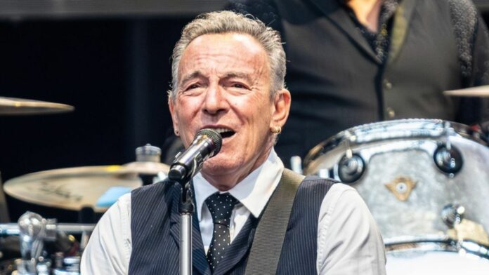 1751655723_news_image_image.gala_.de24412352tFWv3w1440r1.777804thebossaufplatz1deralbumcharts11spotonarticle1104415.jpg.jpeg