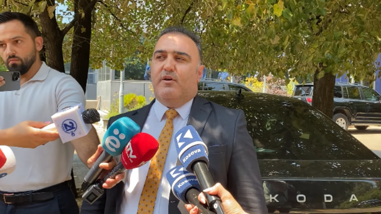“Një bombë është brenda Kuvendit dhe do të shpërthejë brenda 10 minutash”, sekretari Loshi jep detaje nga kërcënimi që u bë përmes telefonit