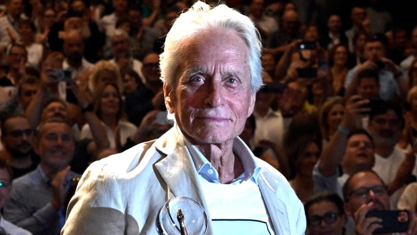 Michael Douglas: Nderi befasuese në Republikën Czecheke