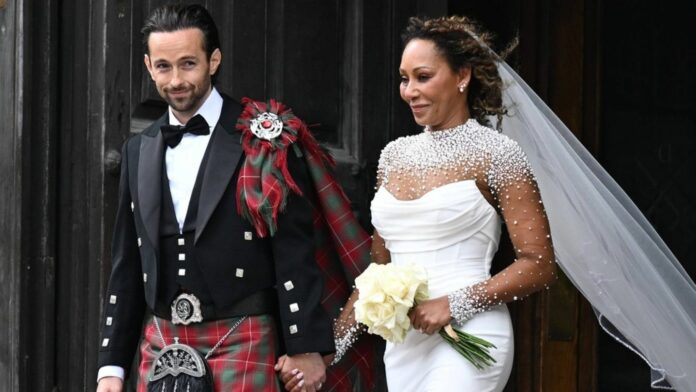 1751809055_news_image_image.gala_.de24412878t6Ov3w1440r1.777806keinbrautkleidvonvictoriabeckham11spotonarticle1104579.jpg.jpeg