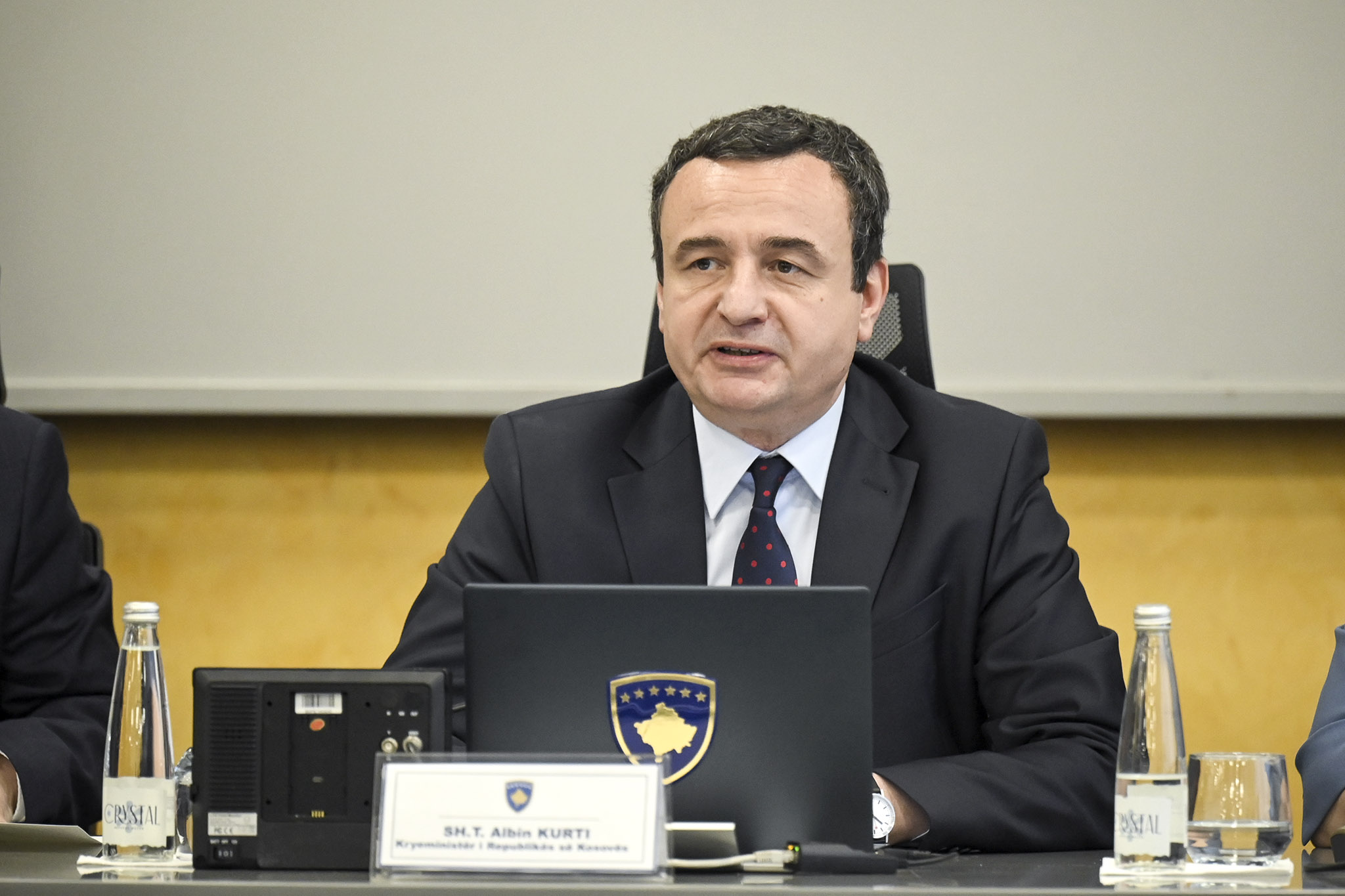 Alarmi i rremë për bombë në Kuvend, Kurti: Konfirmimi se kërcënimi erdhi nga Serbia, dëshmon luftën aktive hibride ndaj vendit tonë