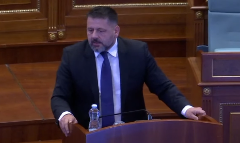 Berisha, deputetëve për Kurtin: Le ta qet Albulenën – as këta tjerët sen ma të mirë s’janë