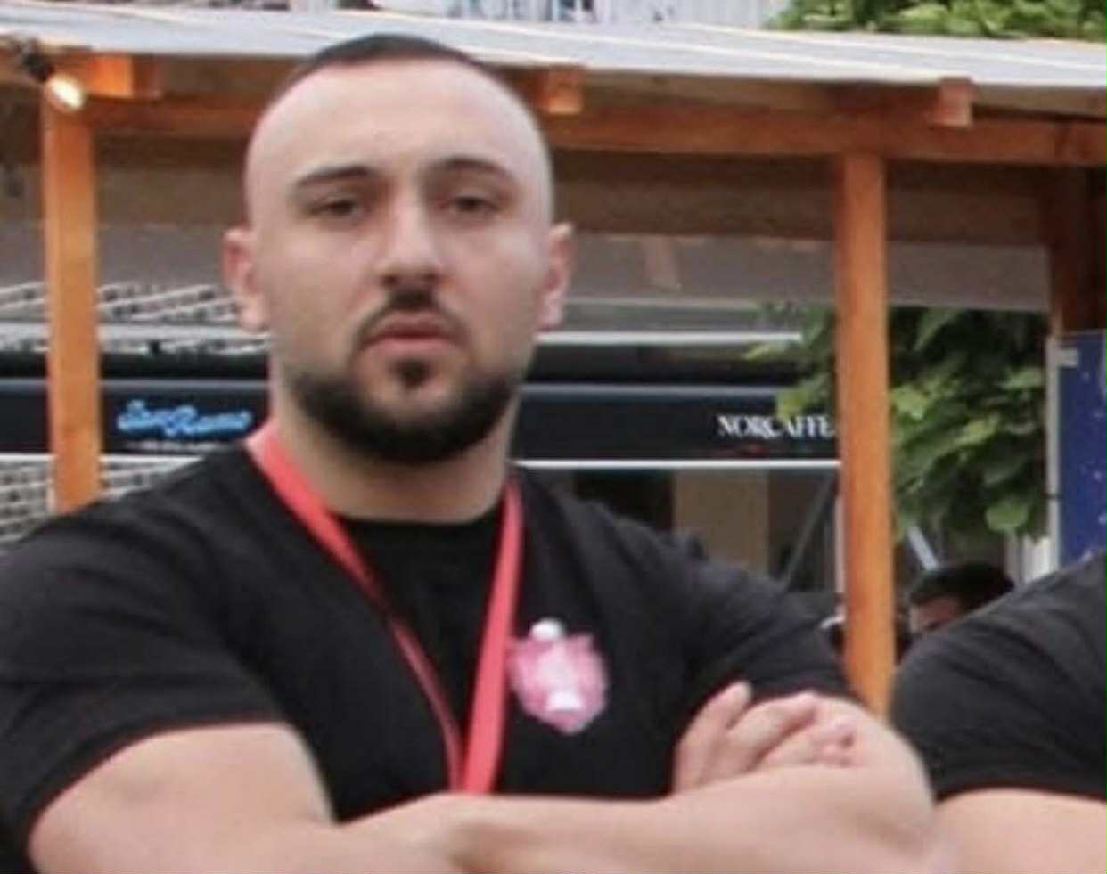 Vdekja e 27 vjeçarit në Lipjan pas arrestimit, Policia thotë se ndërhyri për ta vënë situatën në kontroll: Po sulmonte vetura e kalimtarë