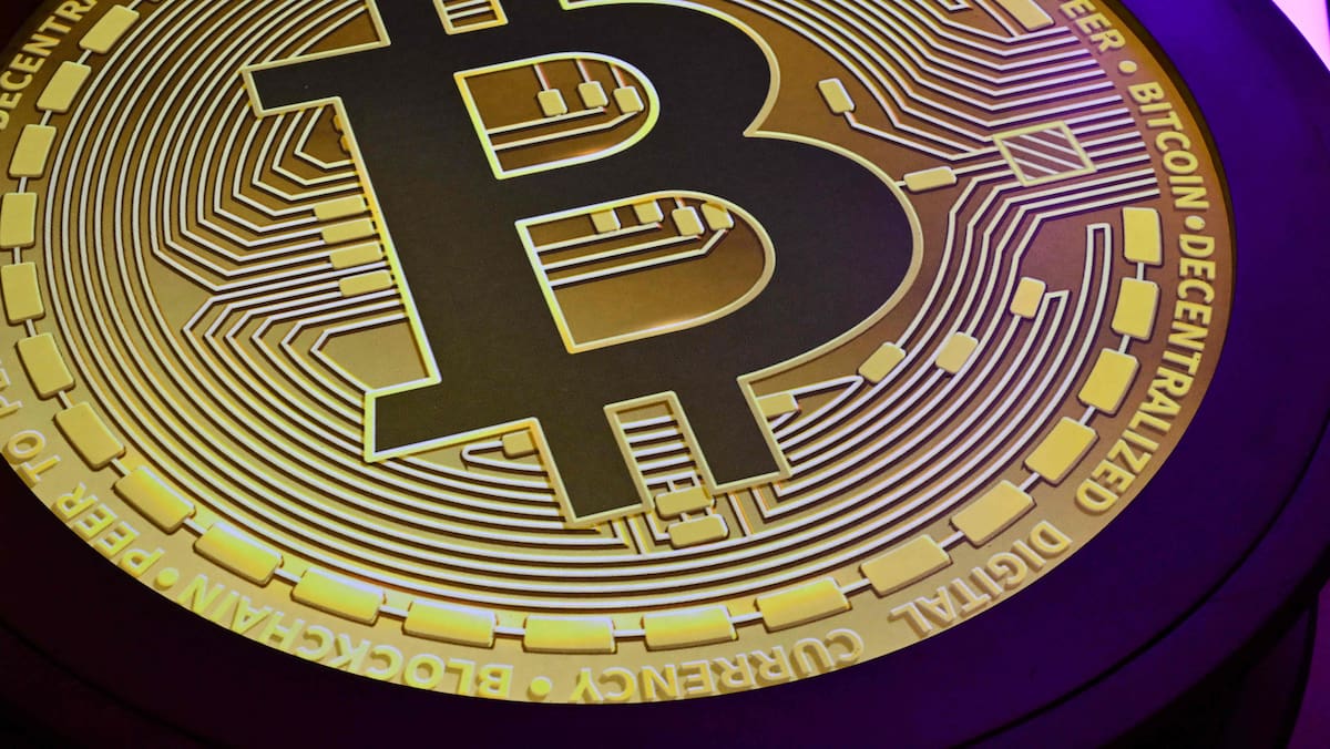117,000 dollarë – i gjithë tregu i kriptos në të lartë: Bitcoin dhe cryptocurrency kalojnë nëpër tavan