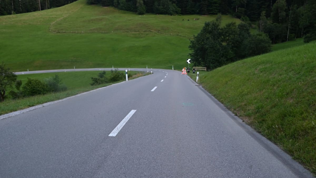 Në Hulftegg SG: I riu (17 †) vritet në vetvete me një motoçikletë me një motoçikletë