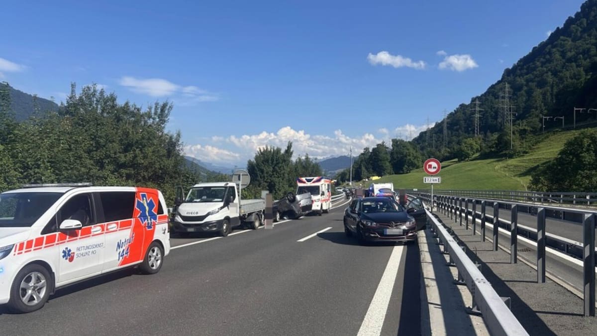 Aksidenti i trafikut: Katër persona në rast të një përplasjeje të pasme në A4 në pafytyrën SZ të plagosur
