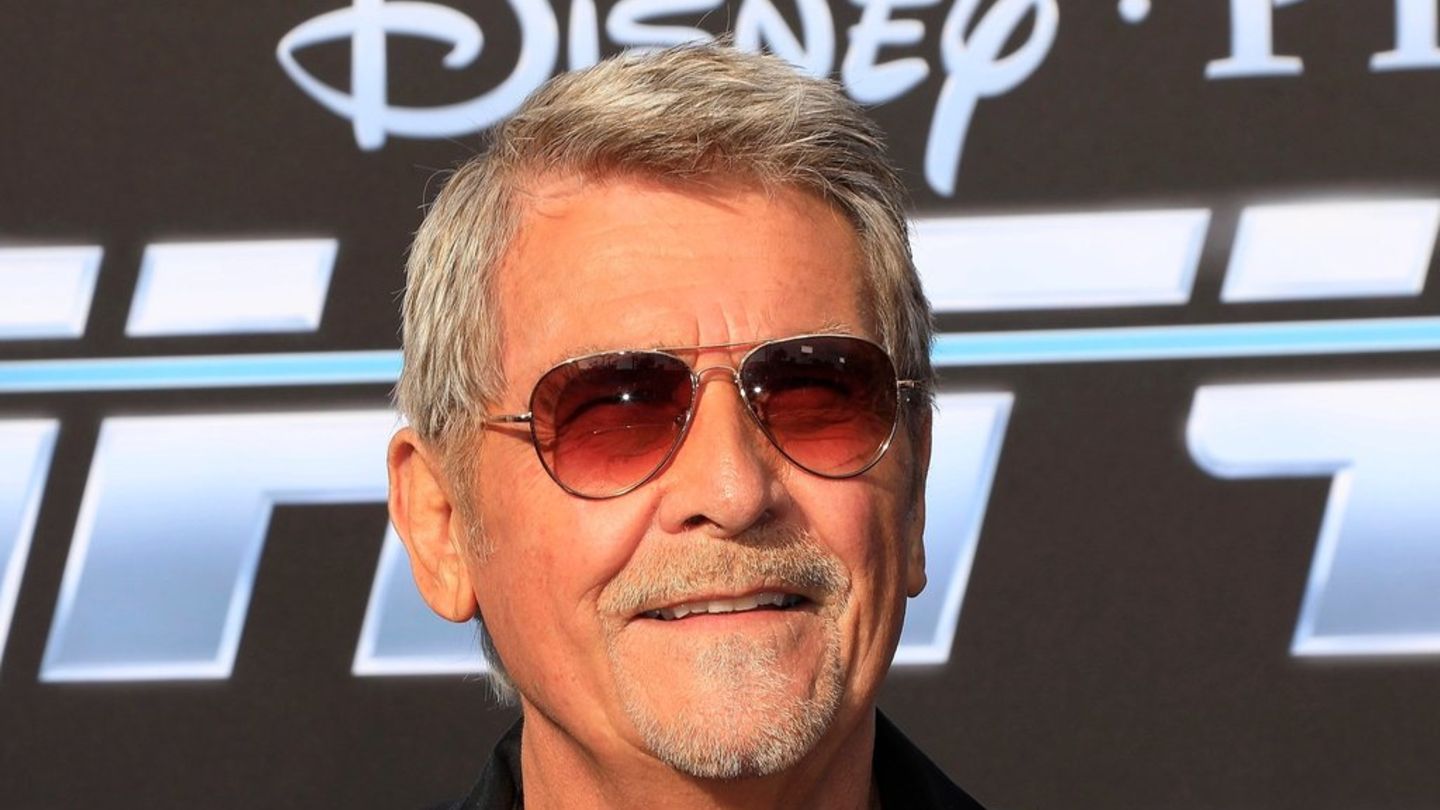 James Brolin: Ai e humbi rolin si 007 kaq shkurt