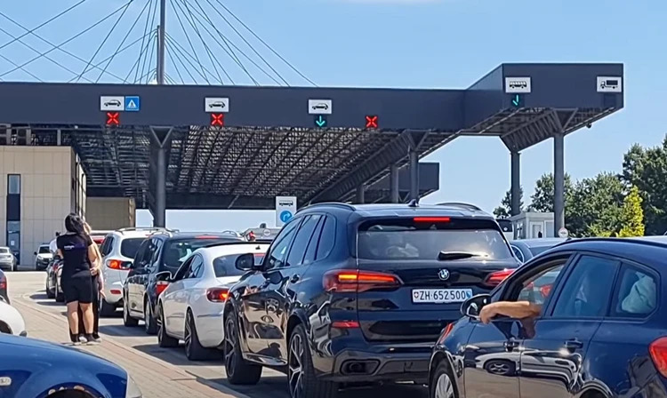 Pritje deri në një orë te “Dheu i Bardhë” për të hyrë në Kosovë