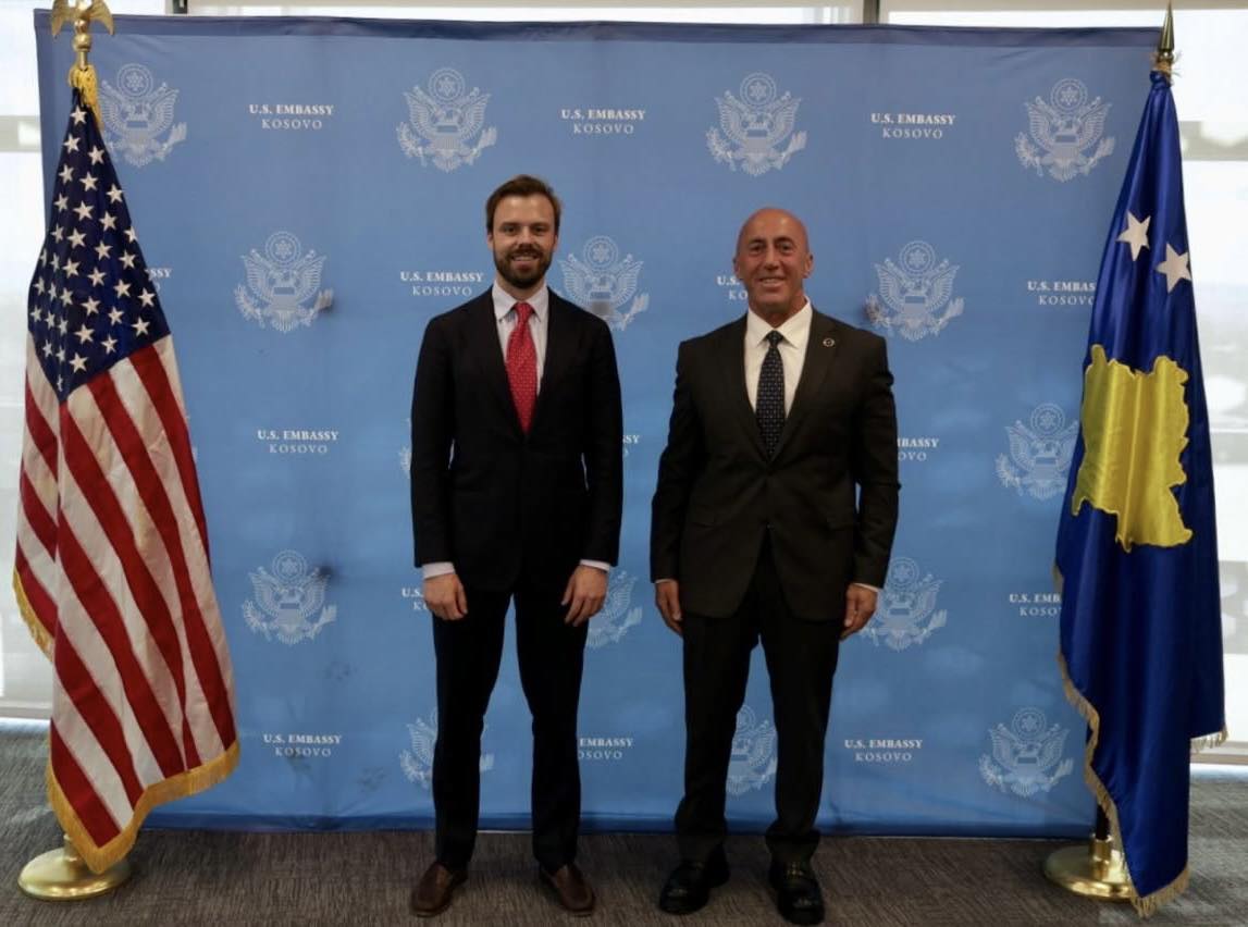 Haradinaj takohet me zyrtarin e lartë amerikan: Kosova mbetet e përkushtuar për t’u bërë pjesë e NATO’s me mbështetjen e SHBA-ve