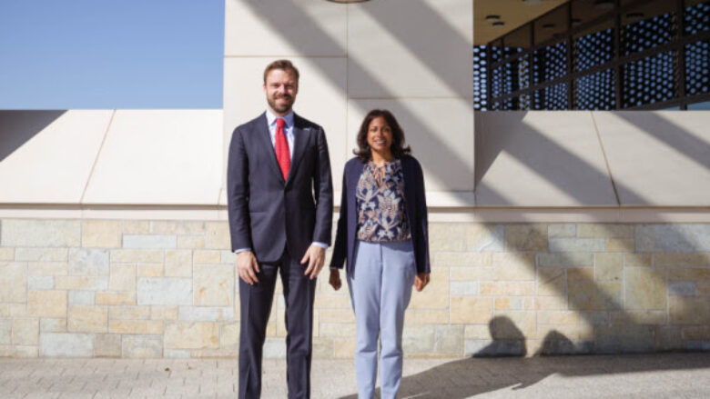 Ambasada e ShBA thotë se takimet e Brendan Hanrahan me liderët politikë ishin konstruktive