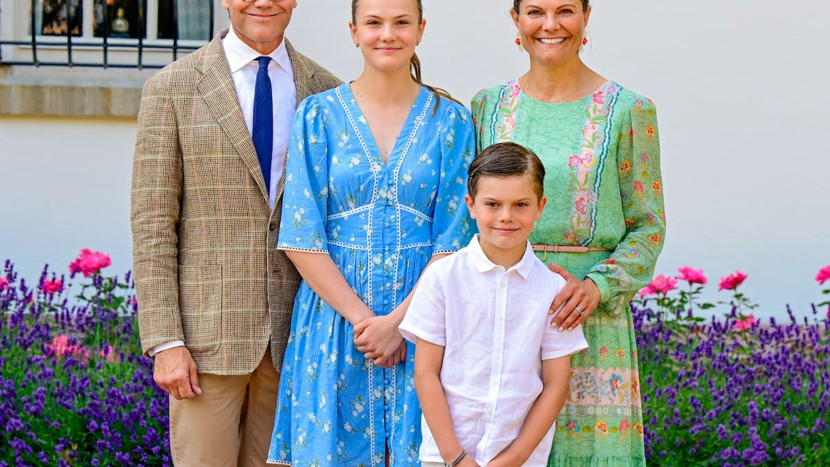 Ditëlindja e 48 -të: Princesha e kurorës Victoria trarët me familjen e saj