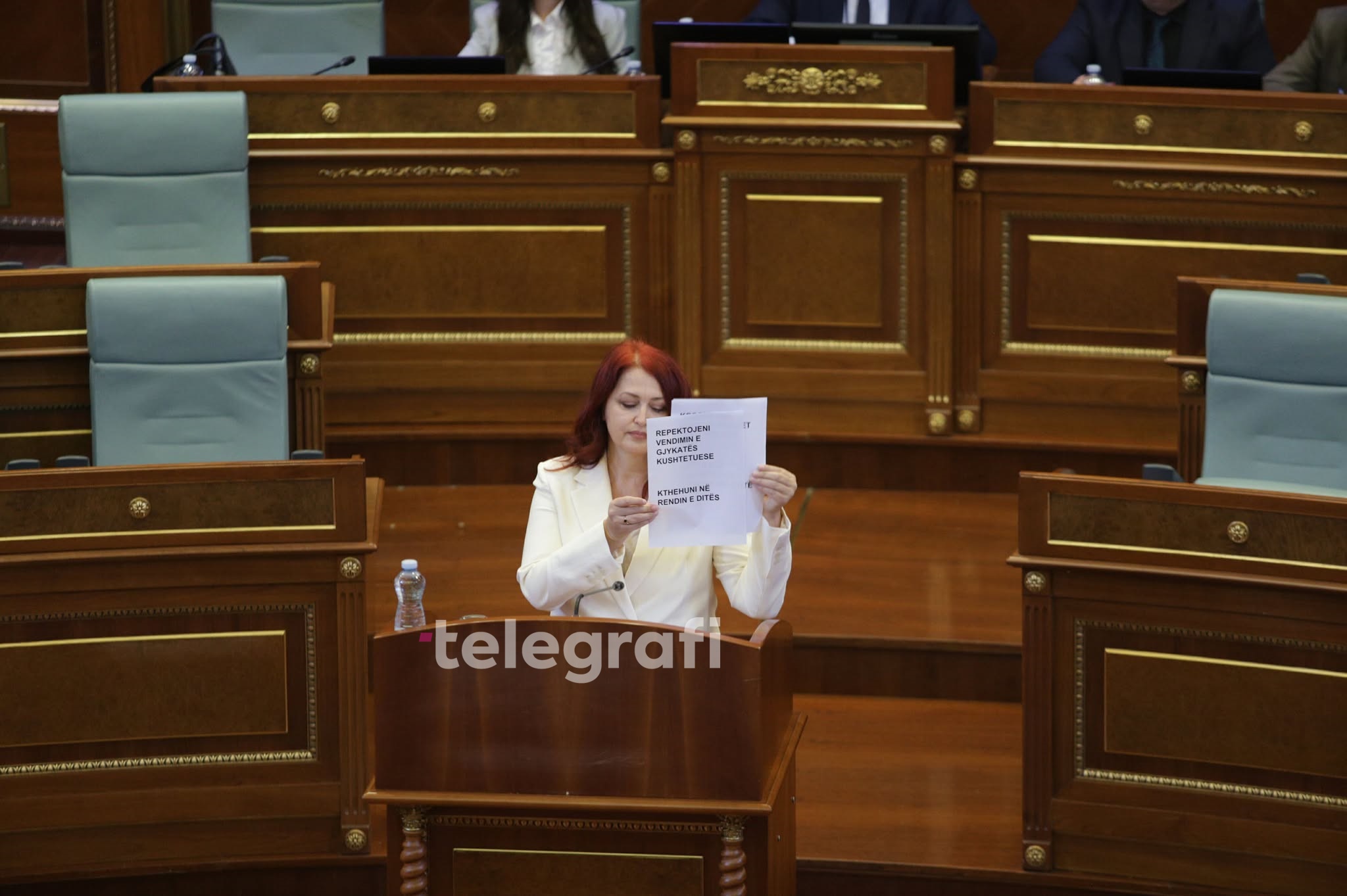 Deputetja e PDK-së reagon me letra në Kuvend: Zanin tonë nuk mundeni me ndal