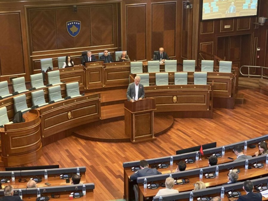 “Ju lutem, regjia t’ia ndërpresë telefonin” – Dehari ia ndal fjalën edhe Qunit të LDK-së
