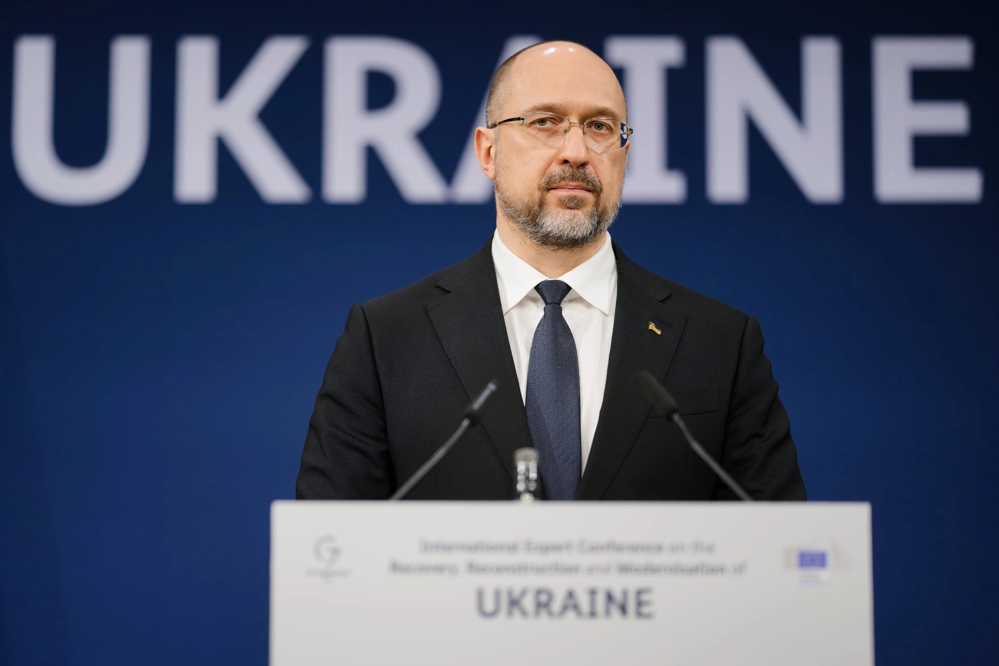 Dorëhiqet kryeministri i Ukrainës