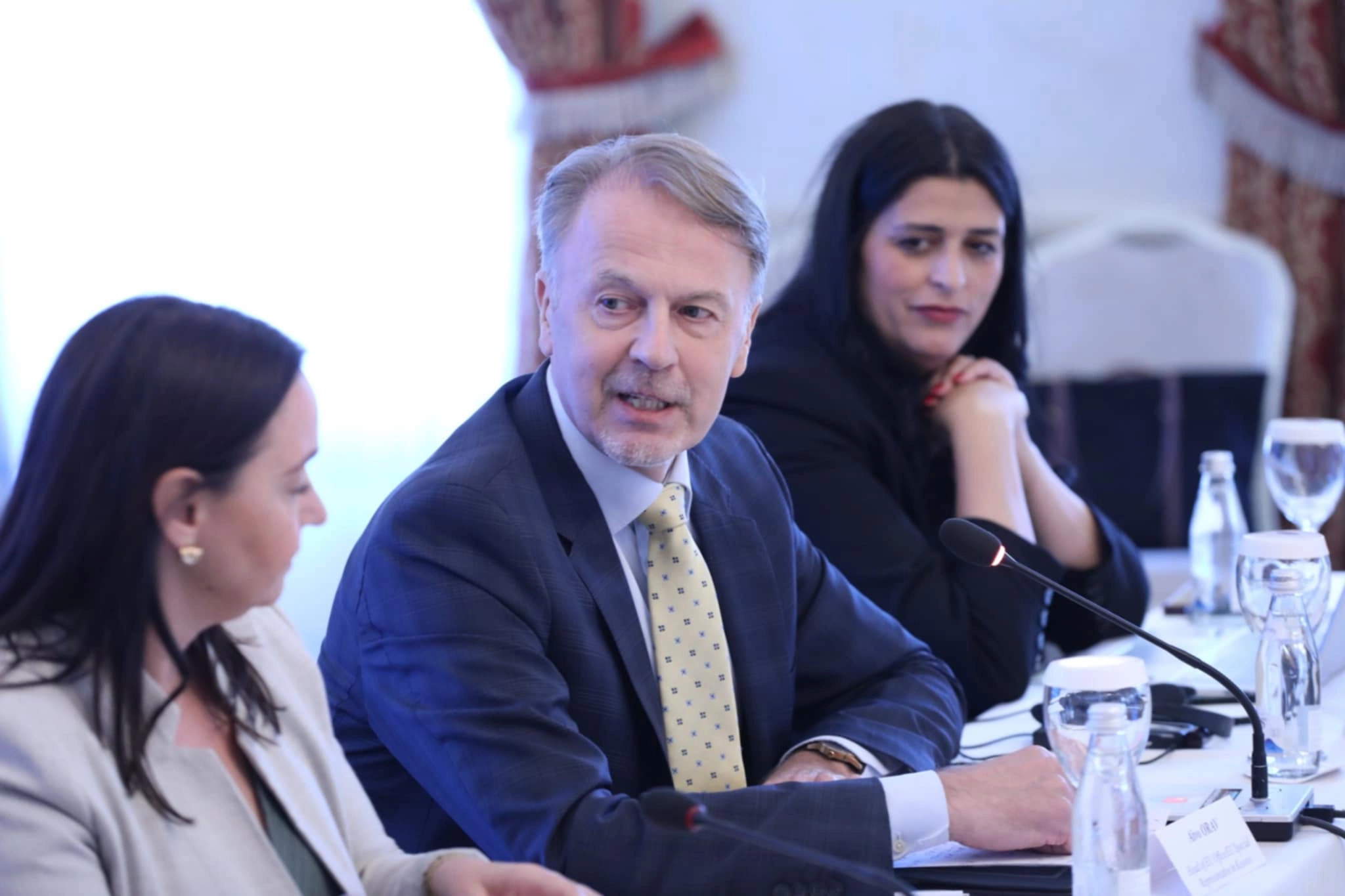 Ambasadori i BE-së thotë se ndërhyrjet politike në gjyqësor janë të papranueshme