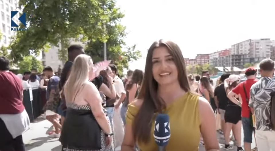 Turistë nga e gjithë bota mbërrijnë në kryeqytet për “Sunny Hill Festival” (VIDEO)