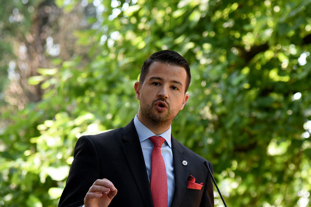 Presidenti i Malit të Zi thotë se e kërcënoi Nik Gjeloshaj, kërkon shkarkimin e tij