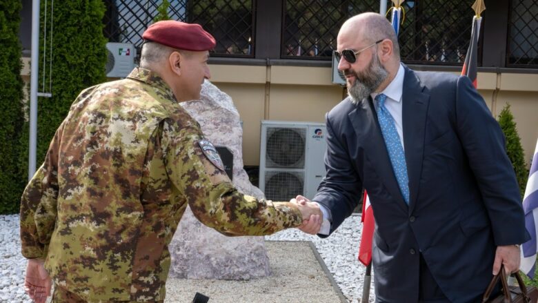 Komandanti Barduani takon zëvendësndihmës sekretarin amerikan të mbrojtjes, KFOR: Baker riafirmoi angazhimin e SHBA-së ndaj misionit të KFOR-it