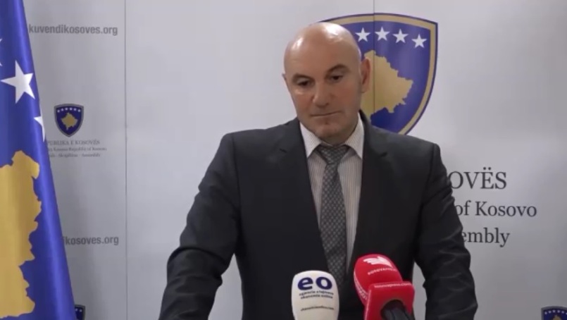 Sulmi ndaj tyre, gruaja e deputetit Hoxha: Rasti ndodhi në një tubim, sulmuesi jeton jashtë, me vite merret me ne