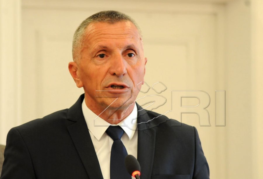 Kamberi padit Bërnabiqin për nxitje të urrejtjes fetare dhe racore