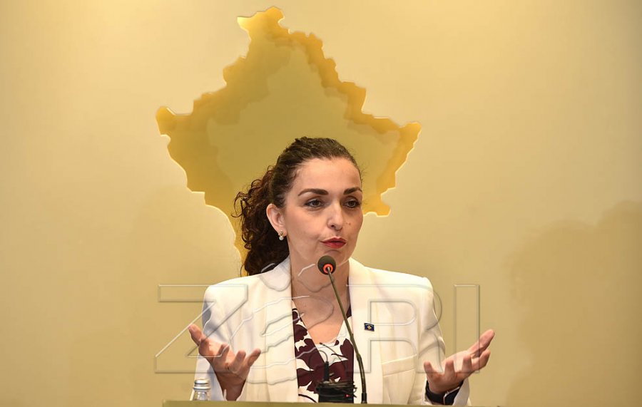 Osmani tërheq lëndën e saj nga Kushtetuesja për ngërçin politik