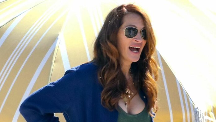 1754415470_news_image_image.gala_.de24430582tBmv4w1440r1.7778juliaroberts.jpg.jpeg