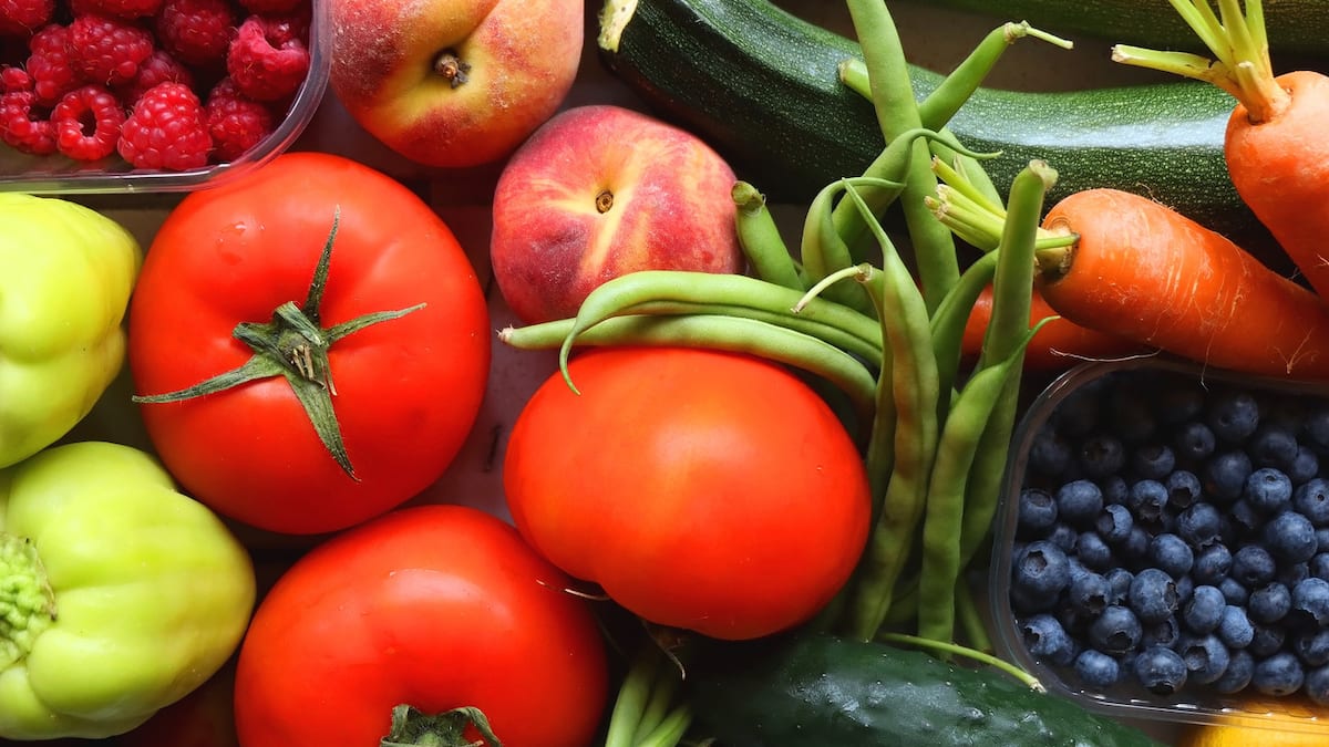 Gusht: Cilat fruta dhe perime tani kanë sezon?