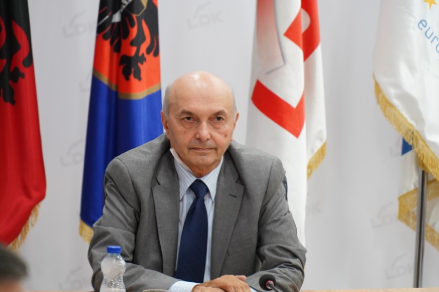 Mustafa: Me Thaçin, Veselin, Krasniqin, Selimin, ishim kundërshtarë politik, por sikur ta kisha shëndetin, nesër do të dilja në shesh në mbështetje të tyre