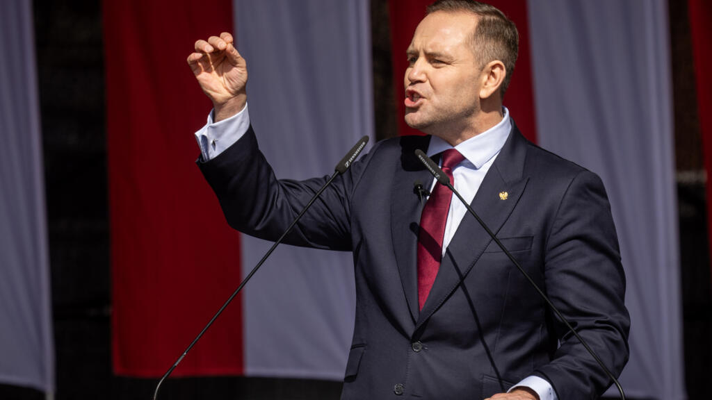 Nacionalisti Nawrocki betohet si president i Polonisë, sfidë për kryeministrin pro-evropian Donald Tusk