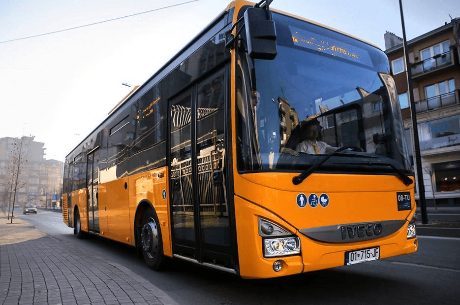 Vendimi i Përparim Ramës: Në përkrahje të protestës nesër, të gjithë autobusët në Prishtinë janë falas