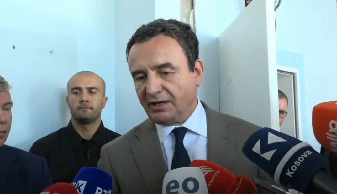 Kurti-gazetares: I thoni pronarit të televizionit tuaj t’ia kthejë Telekomit  62,2 milionë euro, lëri albuminat