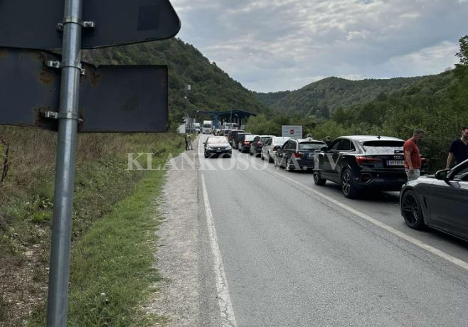Gjendja në pikat kufitare: Sa po presin mërgimtarët për të hyrë e dalë nga Kosova?